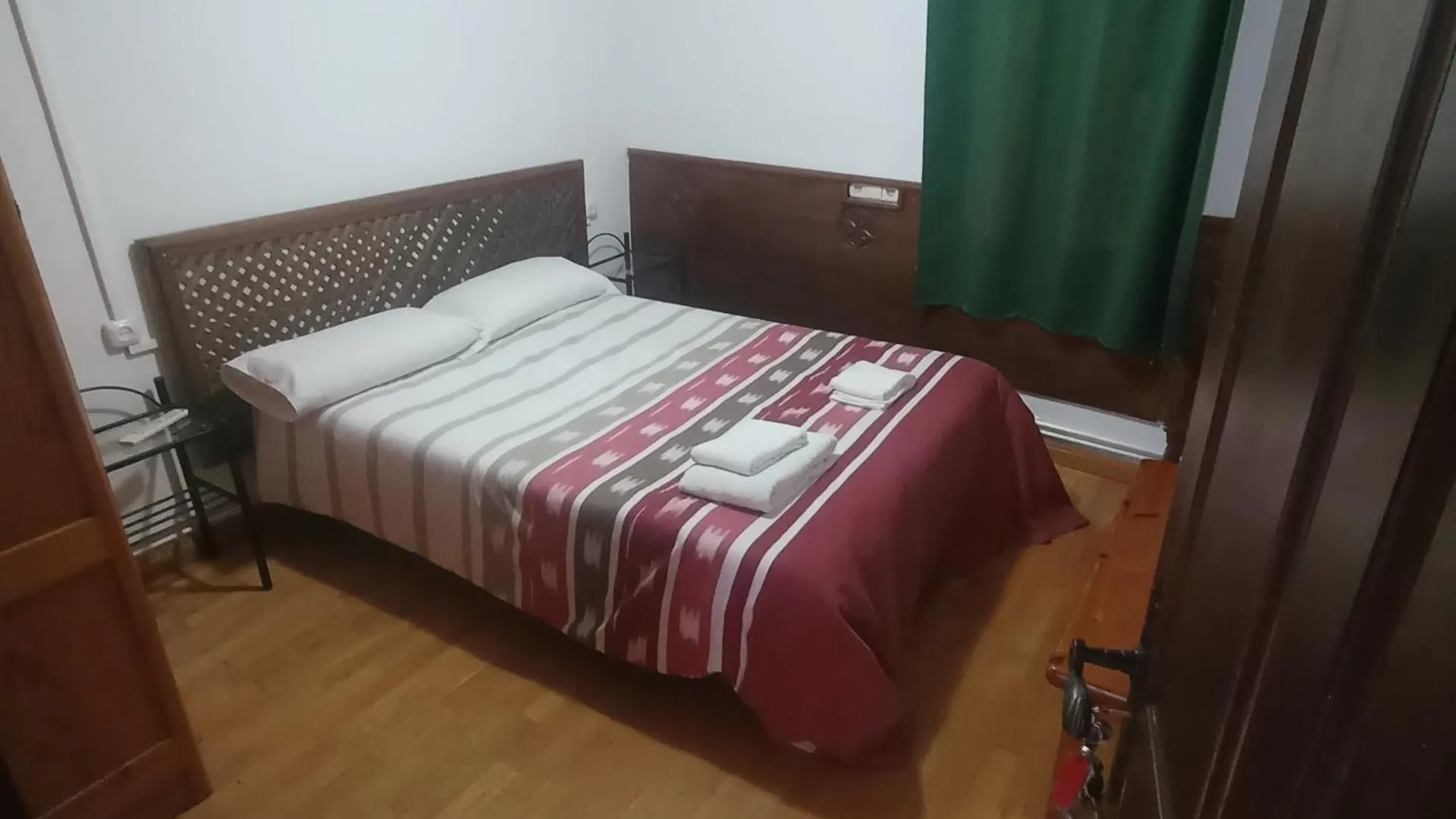 Maison d'hôtes Pensio I Apartaments La Bordeta Estación